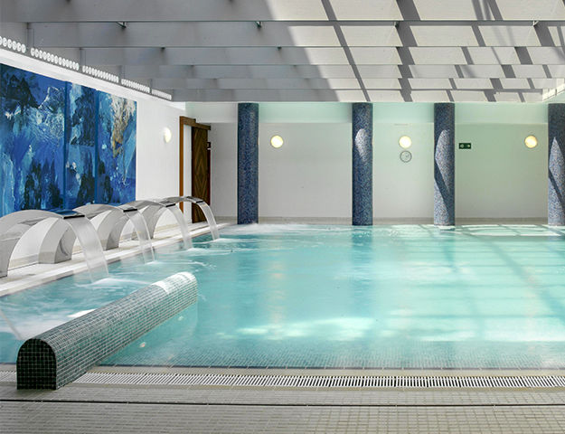 09.piscine-interieure-du-circuit-natatorium02